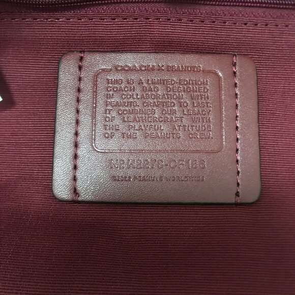 NWT COACH Peanuts Snoopy Tote bag! - Picture 11 of 12